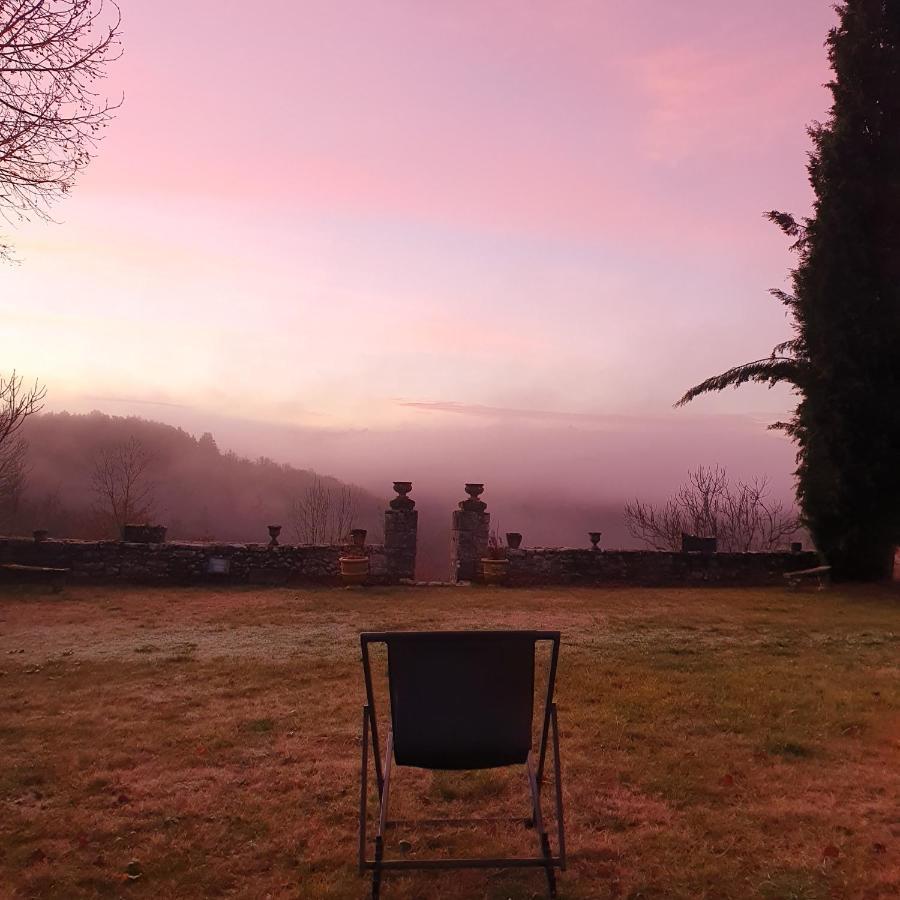 Les Pierres Lotoises - Chambre Dhotes Le Pigeonnier Reilhaguet Bagian luar foto